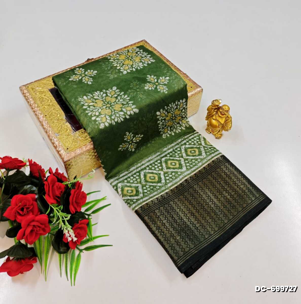 Contrast Print Soft Cotton Saree with Artistic Thread Border